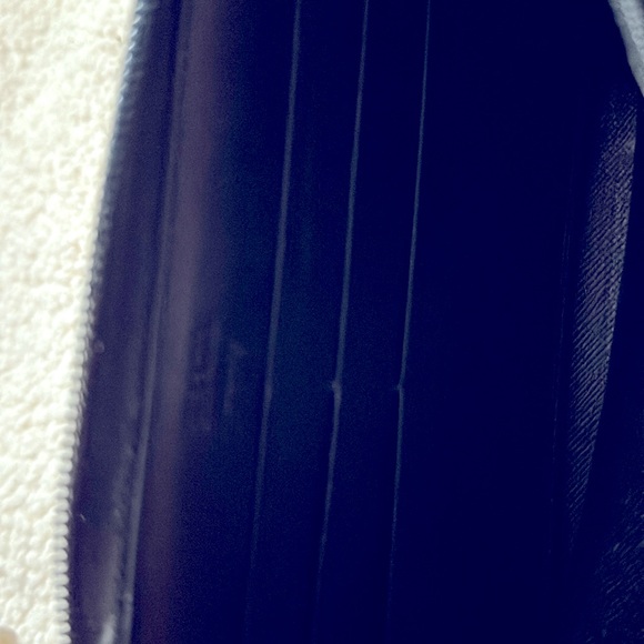 PRADA ZIPPY WALLET luxury item - Picture 4 of 9